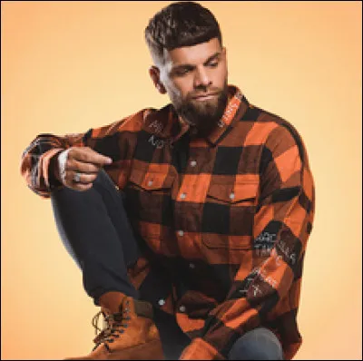 En octobre 2020, il sort le single "Quoi qu'il arrive" en duo avec un groupe ! Mais, avec lequel ?