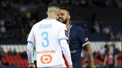 Les lots remportés par Mediapro lui permet de diffuser les matchs de football professionnel pour quelles saisons ?