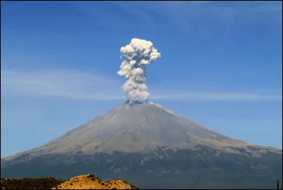 Histoire éruptive  De combien d'années daterait la formation de l'actuel Popocatepetl ?