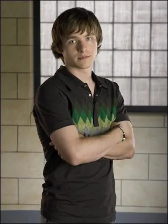 Comment s'appelle celui qui est sur cette photo ?