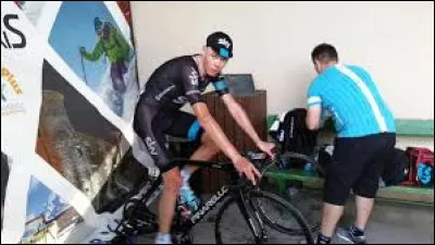 Ton coup de barre est passé grâce à un gel que l'on t'a donné et tu finis par prendre tes relais régulièrement. La fin de l'entraînement arrive et tu sens que tu en as encore sous la pédale. Tu attaques à 6 km de la fin et tu te mets la misère pour arriver premier. Qu'en penses-tu ?