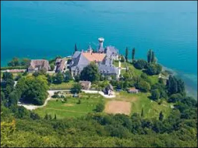 Où se situe Aix-les-Bains ?