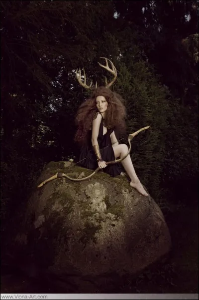 Qui est le frère jumeau de la déesse Artémis ?