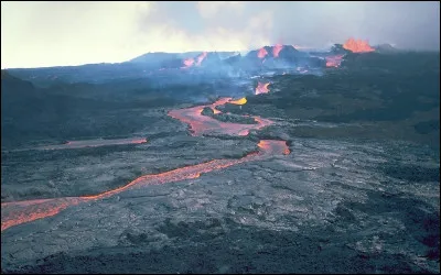 Restons à Hawaï avec le Mauna Loa. Quel record détient ce volcan ?