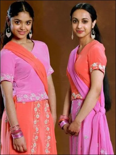 Quelle jumelle Patil accompagne Ron ?