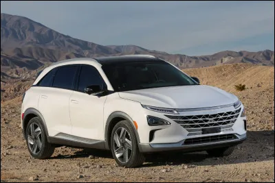 Prise de conscience ou simple coup marketing, les VUS s'adonnent à la tendance actuelle, s'électrifier ou utiliser une énergie alternative au pétrole. Ce VUS sud-coréen est un modèle qui utilise une pile à combustion, quel est son nom ?