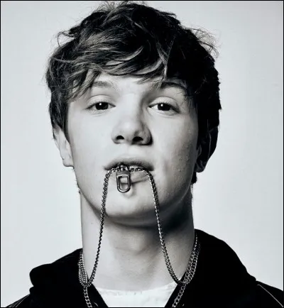 Comment s'intitule son 1er album ?