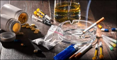 Il est aussi très controversé en raison de ses relations peu recommandables, ses nombreux dérapages verbaux et ses deux contrôles positifs à une drogue en 1991 en Italie et en 1994 lors de la Coupe du monde de football. À quelle drogue est-il alors dépendant ?