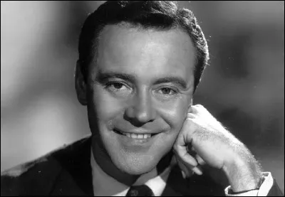 Qui est cet acteur qui tient le rôle principal dans le film ''Irma la Douce'' de Billy Wilder ?