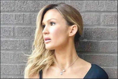 Cette question aussi est facile : comment s'appelle cette chanteuse ?