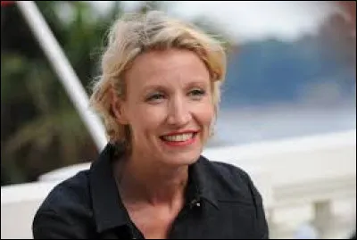 Comment se prénomme son cousin qui est homme politique ?