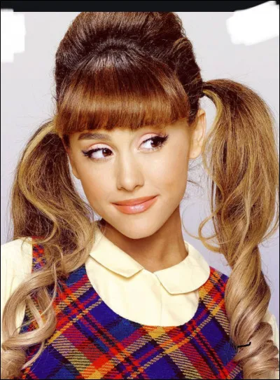 Quel âge avait-elle quand elle a joué dans la série Hairspay Live ! ?