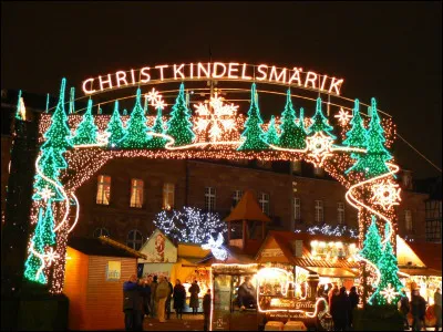 Quelle est la ville où se déroule le plus célèbre marché de Noël en France ?
