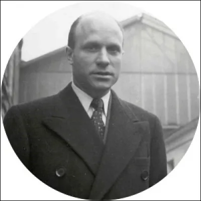 Qui a fait des ann&eacute;es de recherches pour trouver une formule d'encre id&eacute;ale &agrave; s&eacute;chage rapide ?