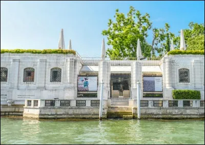 Dans quelle ville se trouve le musée Peggy Guggenheim ?