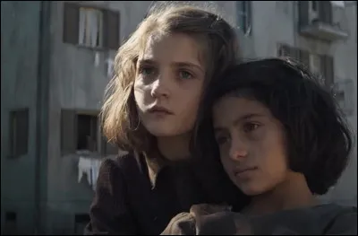 Comment est ''L'amie'' selon le titre du roman d'Elena Ferrante ?