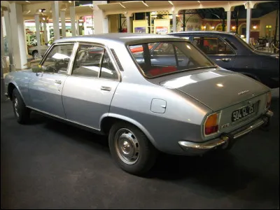 Toujours est-il que la 504 fut le premier modèle à propulsion ...