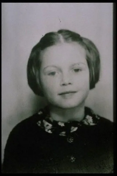 Un indice : Et mes fesses, tu les aimes mes fesses ?