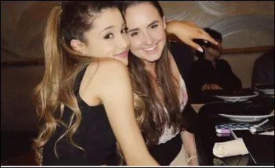 Comment s'appelle sa meilleure amie (pas dans la carrière artistique) ?