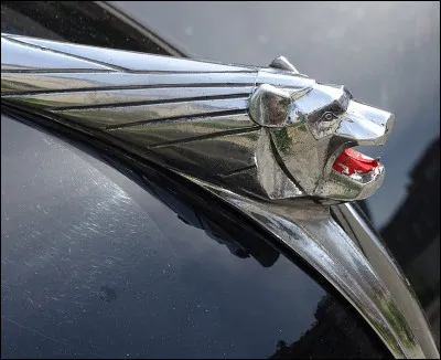 La politique de remise octroyée au personnel de chez Peugeot permet aux ouvriers d'acheter "leur" 203. Que représente alors le prix de cette voiture ?