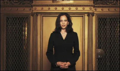 À quel poste est-elle élue en 2003 ?