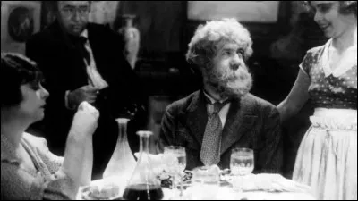 Impossible de ne pas l'entendre encore brailler : "Lestingois ! Lestingois !" dans ce film mémorable de 1932, qu'il a produit et proposé au réalisateur ... : quel était le titre, déjà ?