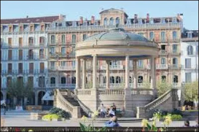 Quelle est la la capitale de la communaut&eacute; autonome de Navarre, dans le nord de l'Espagne ?