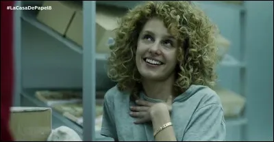 Pourquoi Monica prend-elle le nom “Stockholm” ?