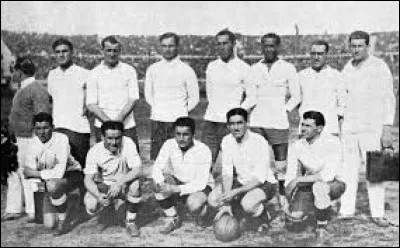 Où s'est déroulée la première Coupe du monde football, en 1930 ?