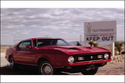 "Les Diamants Sont Éternels" (1971) > Changement de décor et de voiture pour un tournage au USA.