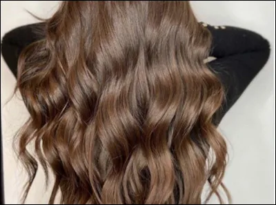 De quelle couleur tes cheveux sont-ils ?