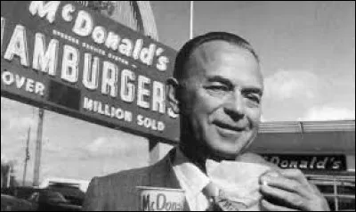 Quel métier exerçait Ray Kroc avant de devenir milliardaire en rachetant en 1961, puis en développant, la chaîne de restaurants de hamburgers McDonald's aux deux frères Richard et Maurice McDonald ?