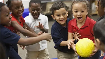 Comment s'appelle ce jeu qui a pour principe de se passer un objet avant qu'il "n'explose" ?