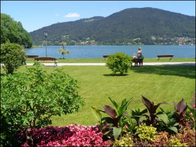 Dans "Le Secret", film paru en 1974, quel acteur interpr&egrave;te David, un d&eacute;tenu en cavale pr&eacute;sent&eacute; comme un dangereux psychopathe ?