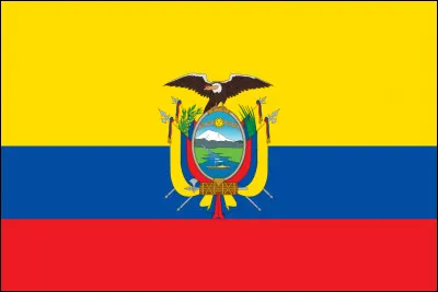 On continue avec l'Equateur, en Amérique du Sud. Quel volcan de 6 263 m pouvez-vous voir derrière le fleuve ?