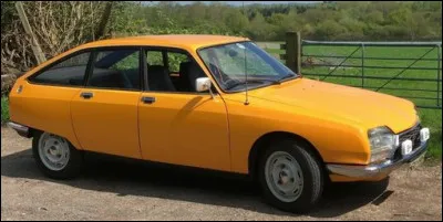 Dans sa livrée orange cette auto avait des allures de sportive. De quel véhicule s'agit-il ?