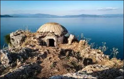 Retrouvez la monnaie de l'Albanie.