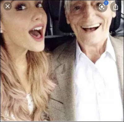 Dans quelle chanson peut-on entendre la voix de son grand-père ?