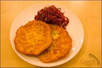 Quelle est cette spcialit tchque  base de galettes de pommes de terre  l'ail et  la marjolaine ?