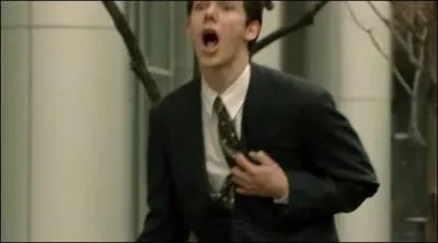 Qui tue les 12 agents du FBI en crivant leur nom dans le Death Note ?