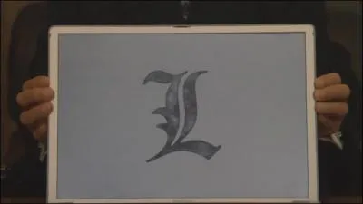 De quelle marque est (la bonne blague ! ) l'ordinateur  partir duquel L dirige l'enqute au dbut ?