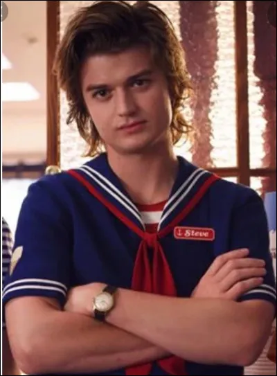 Avec qui travaille Steve ?