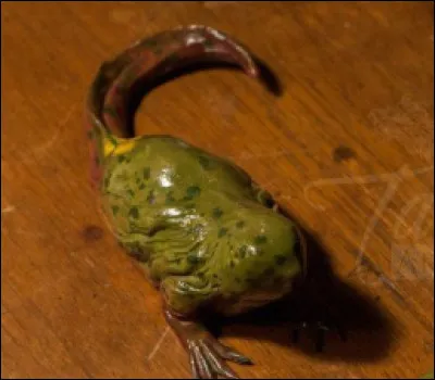 Comment Dustin nomme-t-il le petit monstre qu'il rencontre ?