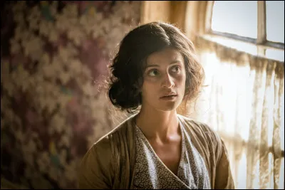 Quel est le personnage joué par Anya Chalotra ?