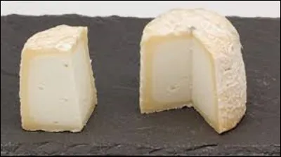 Originaire du Poitou, le chabichou du Poitou, est un fromage à pâte blanche et molle à croûte naturelle. Avec quel lait est-il fabriqué ?