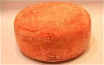 Produit dans la vallée d'Ossau (Pyrénées-Atlantiques), le laruns est fabriqué avec quel lait ?