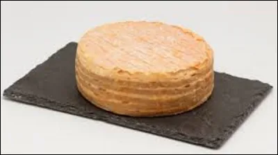 Le livarot tire son nom de la commune du même nom située dans le Calvados. Bénéficiant d'une AOC depuis 1975 et d'une AOP depuis 1996, c'est un fromage à pâte molle à croûte lavée. Quel lait est utilisé pour sa fabrication ?