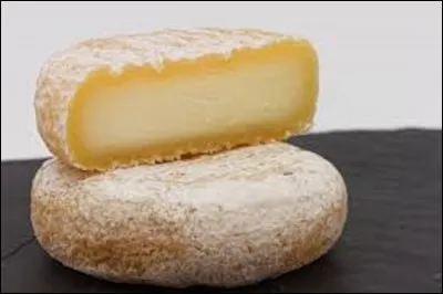 Le picodon est un fromage au lait cru à pâte molle et à croûte naturelle. Il est produit dans un vaste territoire constitué par les Cévennes ardéchoises, une partie de la vallée du Rhône et les Préalpes drômoises. Quel lait est utilisé pour sa fabrication ?