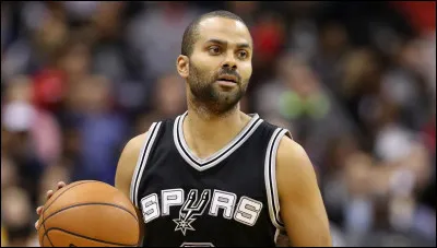 Quel numéro portait Tony Parker chez les Spurs ?