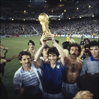 Ce titre lui donnera quelle(s) récompense(s) en 1982 ?